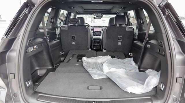 Photo of 2025 Baltic Gray Metallic Clearcoat Jeep Grand Cherokee L