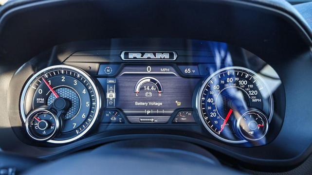 Photo of 2025 Diamond Black Crystal Pearlcoat RAM 1500