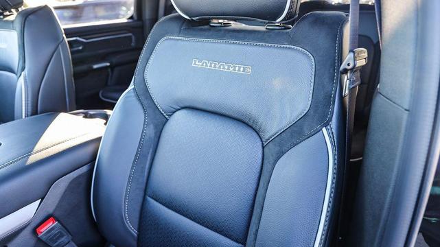 Photo of 2025 Diamond Black Crystal Pearlcoat RAM 1500