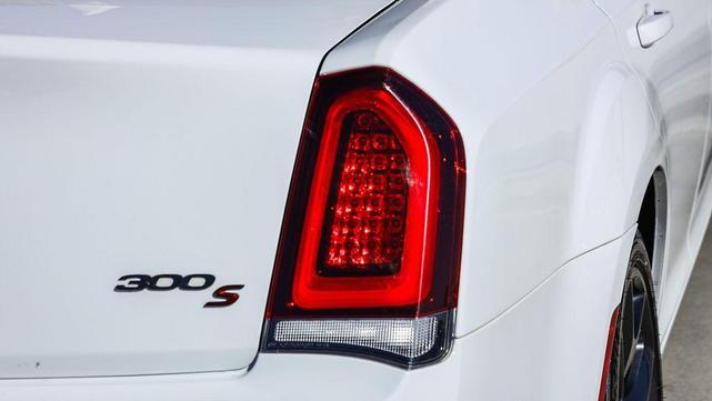 Photo of 2023 Bright White Clearcoat Chrysler 300