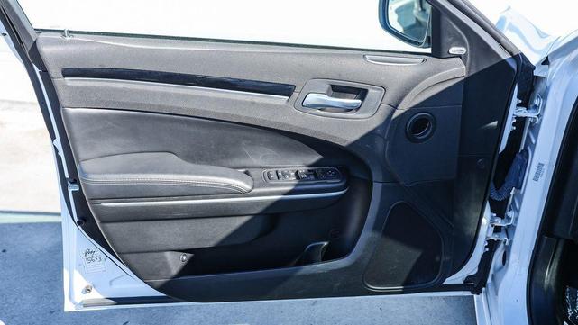 Photo of 2023 Bright White Clearcoat Chrysler 300