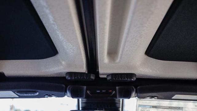 Photo of 2025 Anvil Clearcoat Jeep Gladiator