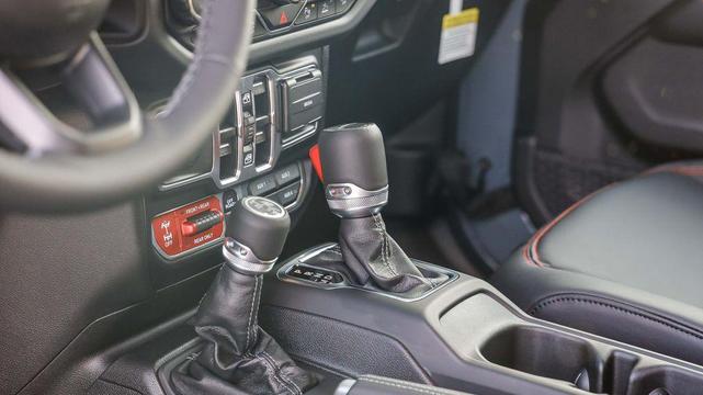 Photo of 2025 Anvil Clearcoat Jeep Gladiator