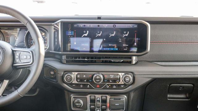 Photo of 2025 Anvil Clearcoat Jeep Gladiator