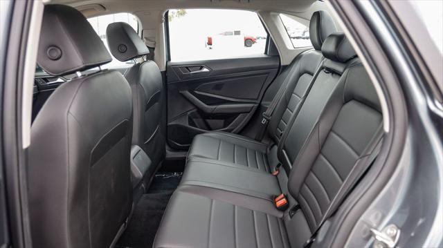 Photo of 2021 Grey Volkswagen Jetta