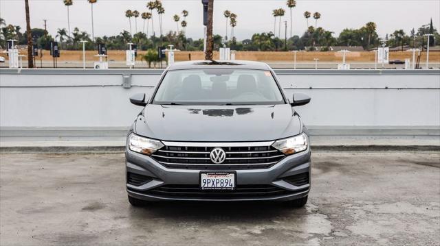 Photo of 2021 Grey Volkswagen Jetta