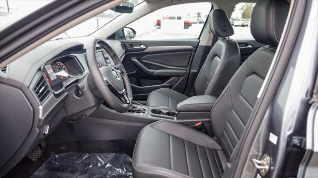 Photo of 2021 Grey Volkswagen Jetta