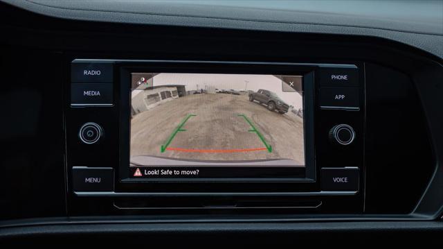 Photo of 2021 Grey Volkswagen Jetta