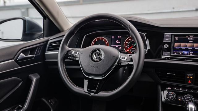 Photo of 2021 Grey Volkswagen Jetta