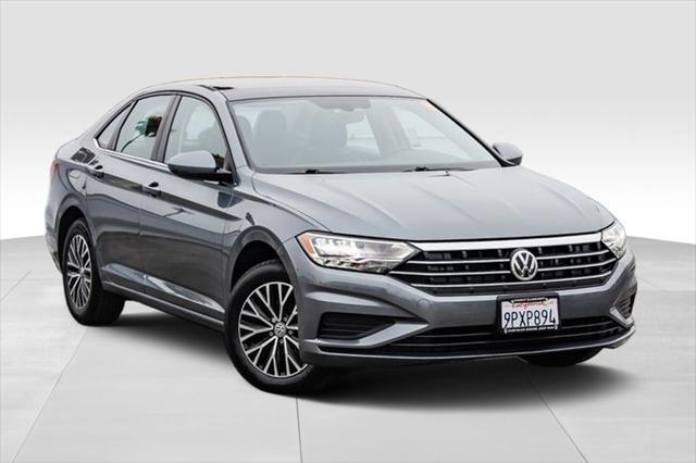 Photo of 2021 Grey Volkswagen Jetta