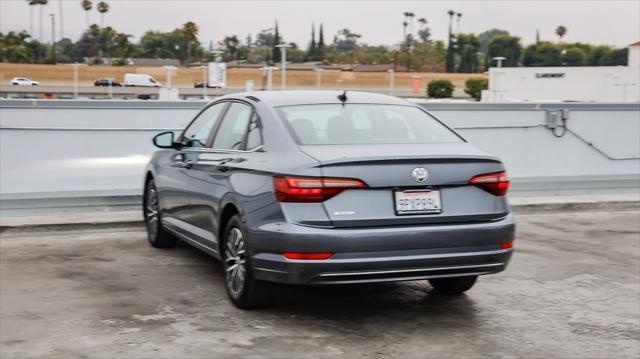 Photo of 2021 Grey Volkswagen Jetta