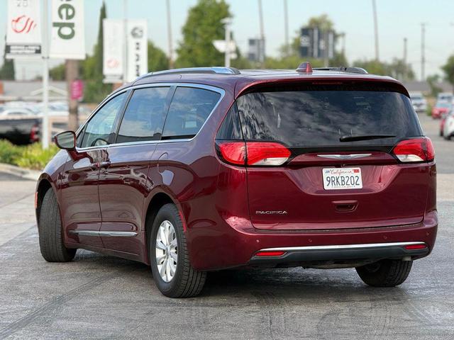 Photo of 2019 Velvet Red Pearlcoat Chrysler Pacifica