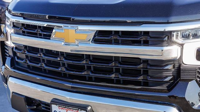 Photo of 2024 Black Chevrolet Silverado 1500