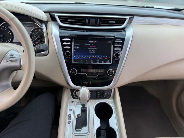Photo of 2015 Pearl White Nissan Murano