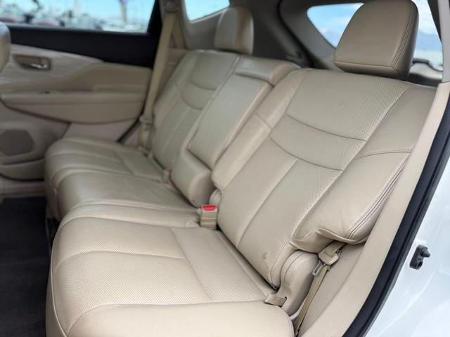 Photo of 2015 Pearl White Nissan Murano