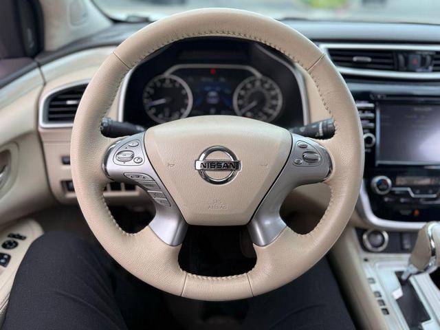 Photo of 2015 Pearl White Nissan Murano