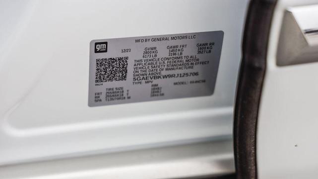Photo of 2024 Summit White Buick Enclave