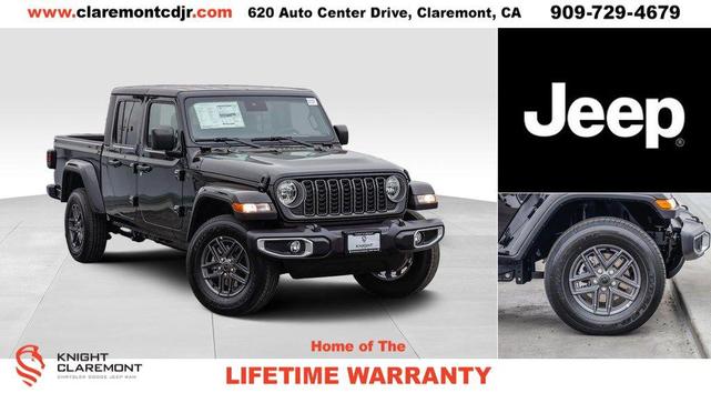 Photo of 2025 Black Clearcoat Jeep Gladiator