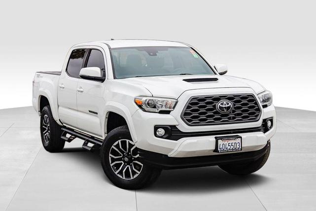 Photo of 2021 Super White Toyota Tacoma