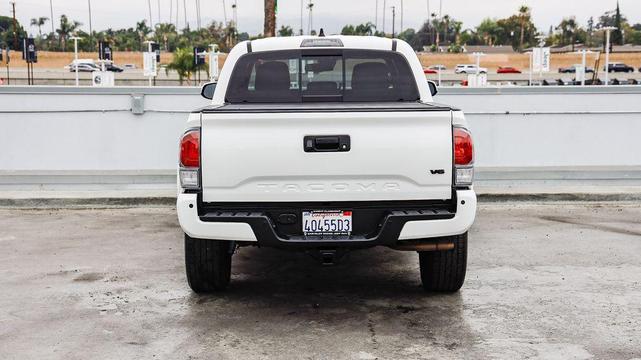 Photo of 2021 Super White Toyota Tacoma