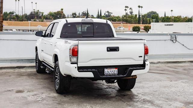 Photo of 2021 Super White Toyota Tacoma