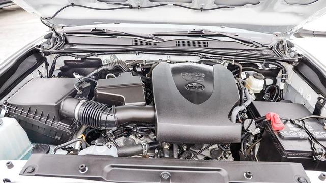 Photo of 2021 Super White Toyota Tacoma