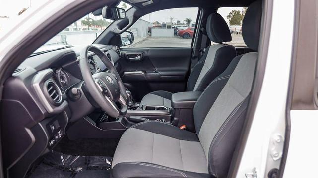 Photo of 2021 Super White Toyota Tacoma