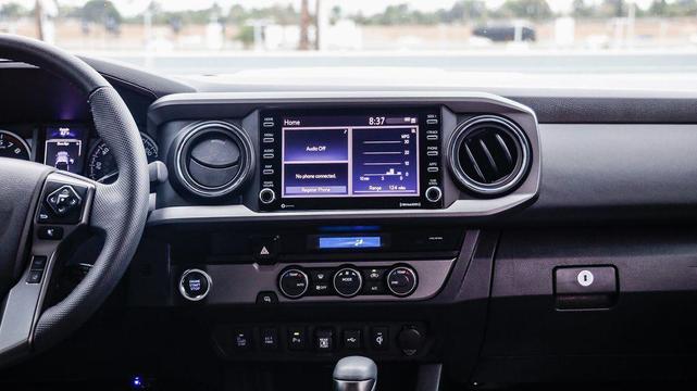 Photo of 2021 Super White Toyota Tacoma