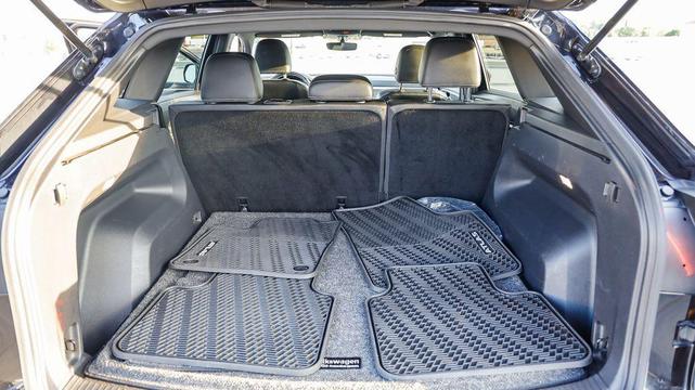 Photo of 2023 Deep Black Volkswagen Atlas Cross Sport