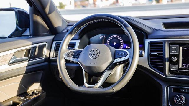 Photo of 2023 Deep Black Volkswagen Atlas Cross Sport