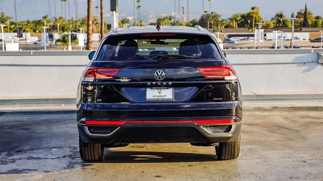Photo of 2023 Deep Black Volkswagen Atlas Cross Sport