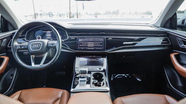 Photo of 2022 Florett Silver Metallic Audi Q8