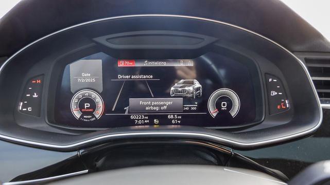 Photo of 2022 Florett Silver Metallic Audi Q8