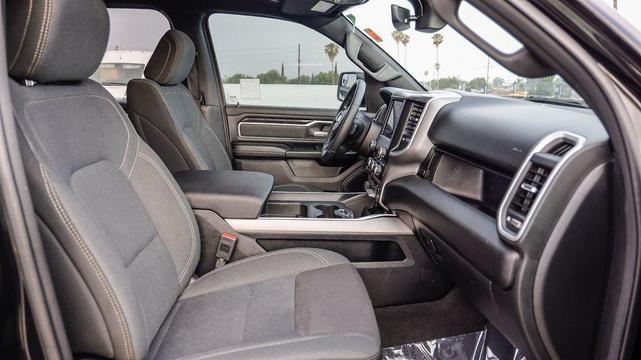 Photo of 2023 Diamond Black Crystal Pearlcoat RAM 1500