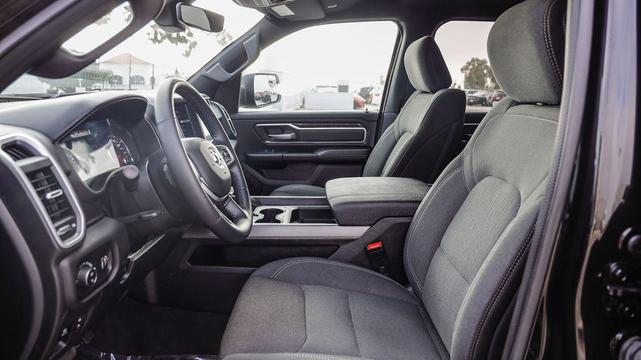 Photo of 2023 Diamond Black Crystal Pearlcoat RAM 1500