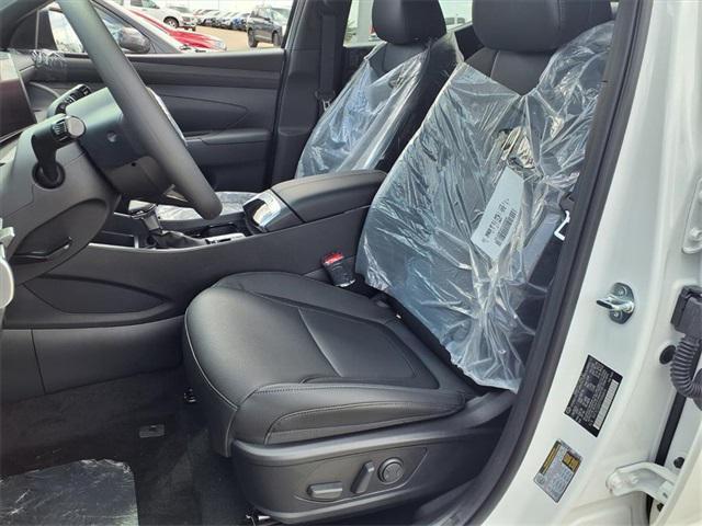 Photo of 2026 Atlas White Hyundai SANTA CRUZ