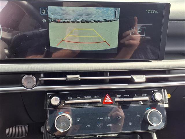 Photo of 2026 Atlas White Hyundai SANTA CRUZ