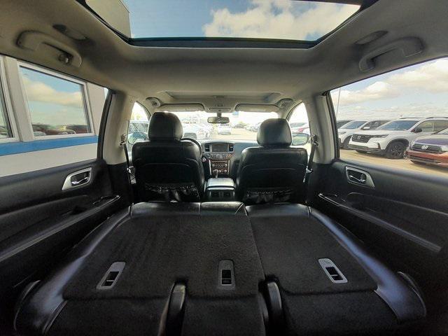 Photo of 2019 Gun Metallic Nissan Pathfinder