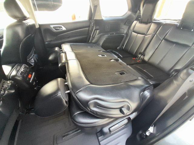 Photo of 2019 Gun Metallic Nissan Pathfinder