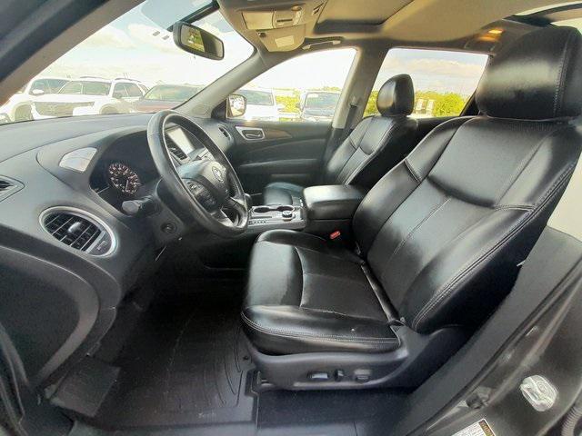 Photo of 2019 Gun Metallic Nissan Pathfinder