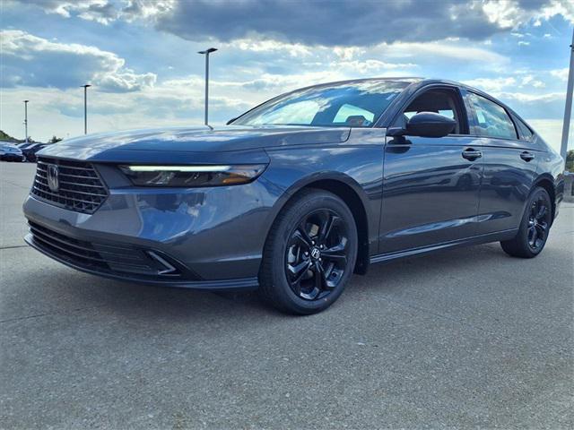 Photo of 2025 Meteorite Gray Metallic Honda Accord