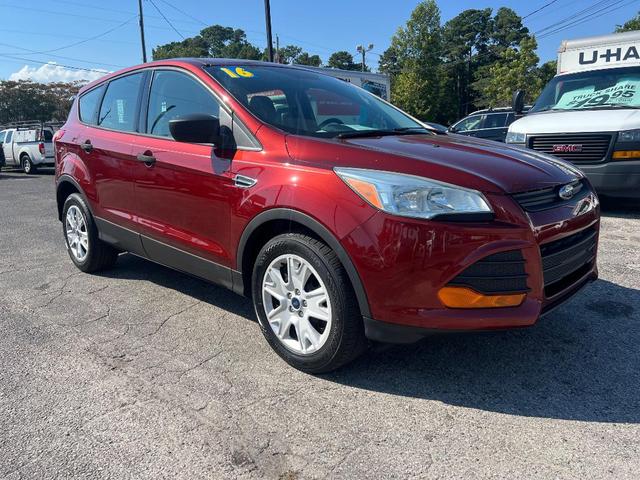Photo of 2016 BURGUNDY Ford Escape