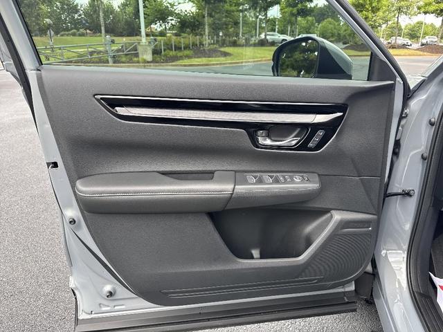 Photo of 2025 Urban Gray Pearl Honda CR-V
