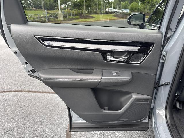 Photo of 2025 Urban Gray Pearl Honda CR-V