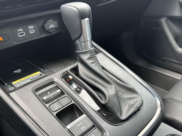 Photo of 2025 Urban Gray Pearl Honda CR-V