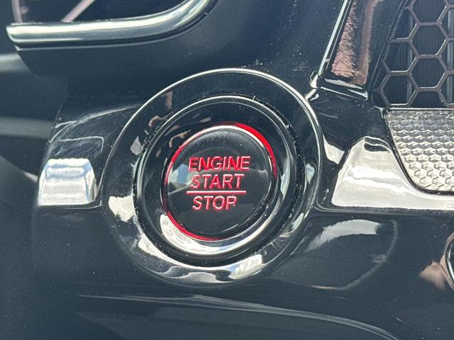 Photo of 2025 Urban Gray Pearl Honda CR-V