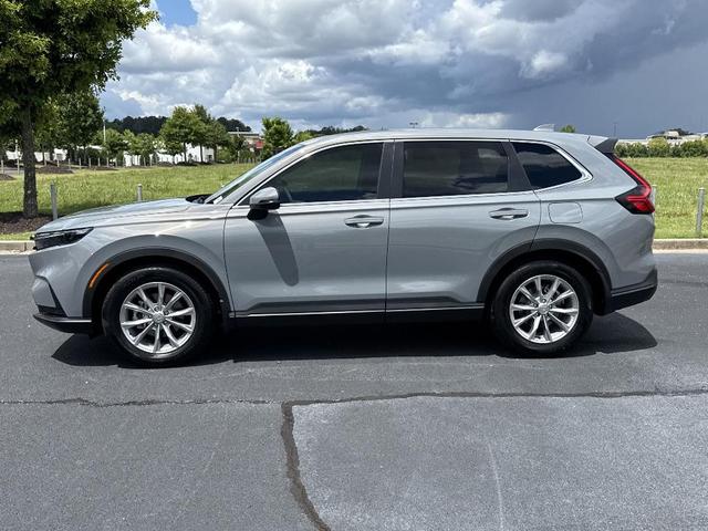 Photo of 2025 Urban Gray Pearl Honda CR-V