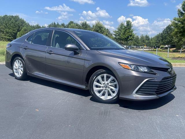 Photo of 2021 Predawn Gray Mica Toyota Camry