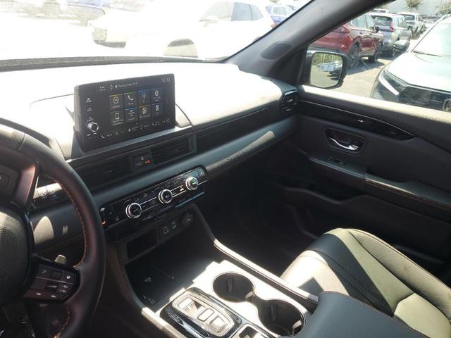 Photo of 2025 Crystal Black Pearl Honda Pilot