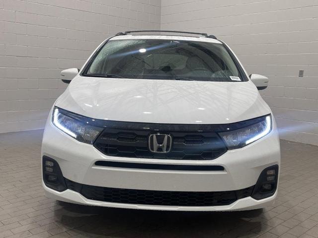 Photo of 2025 Platinum White Pearl Honda Odyssey